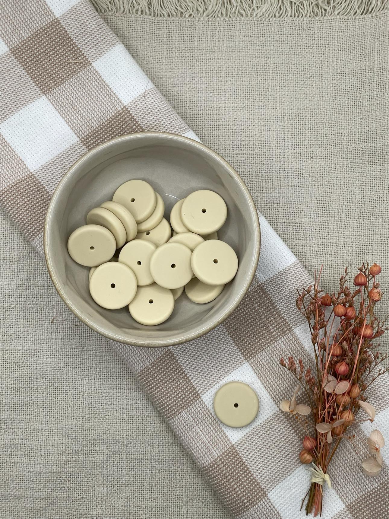 Beads 4 - 22mm silicone spacer coin | Oatmeal